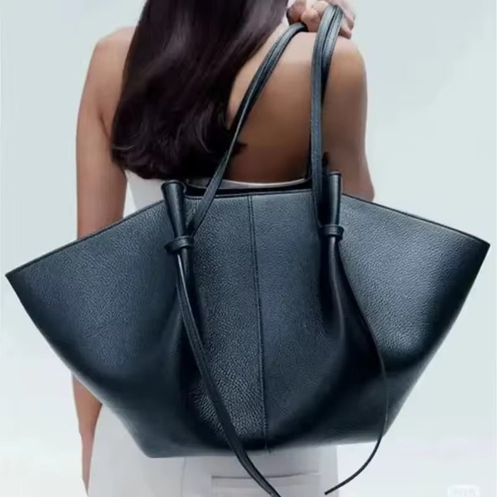 The Amara Carryall